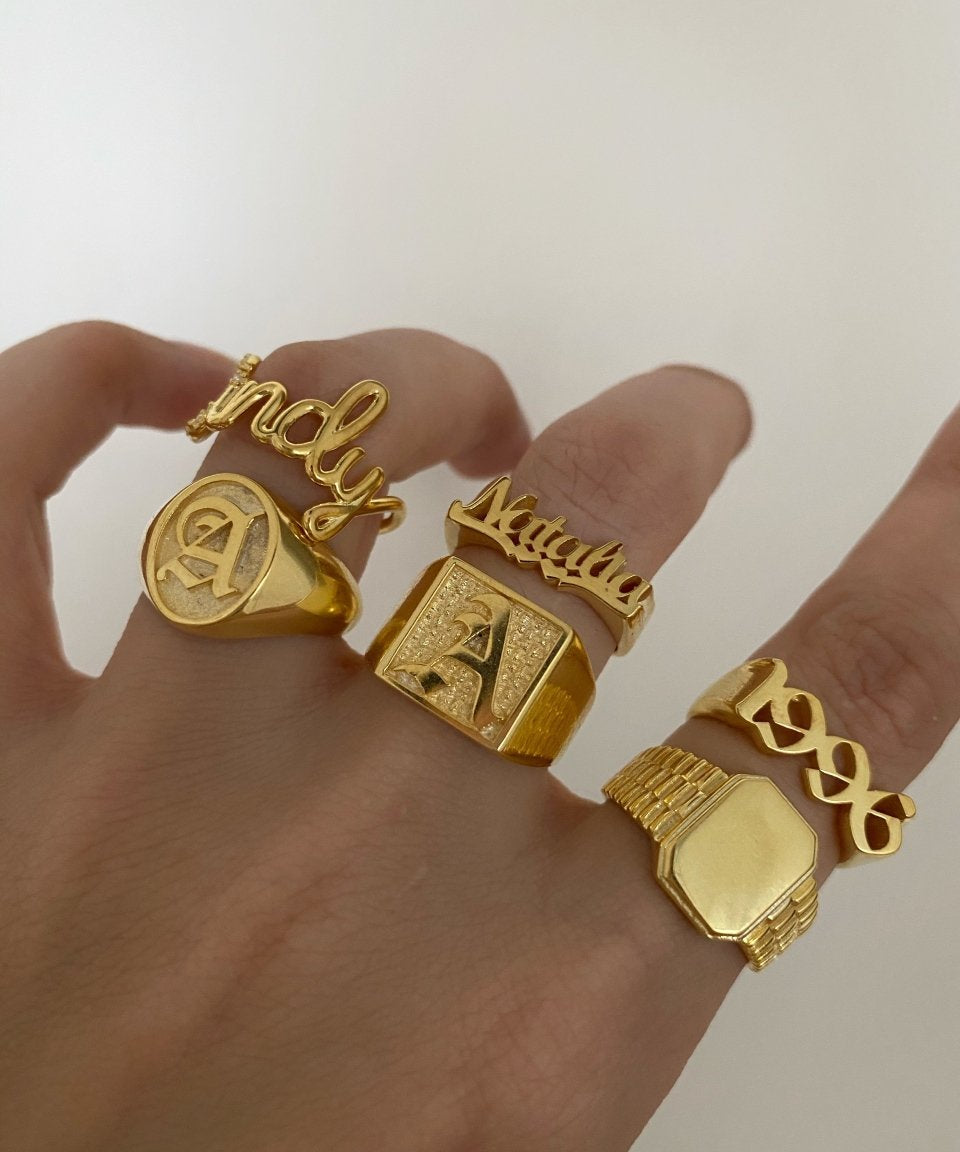 Unisex personalized signet ring crafted in solid 925 silver – elegant and timeless