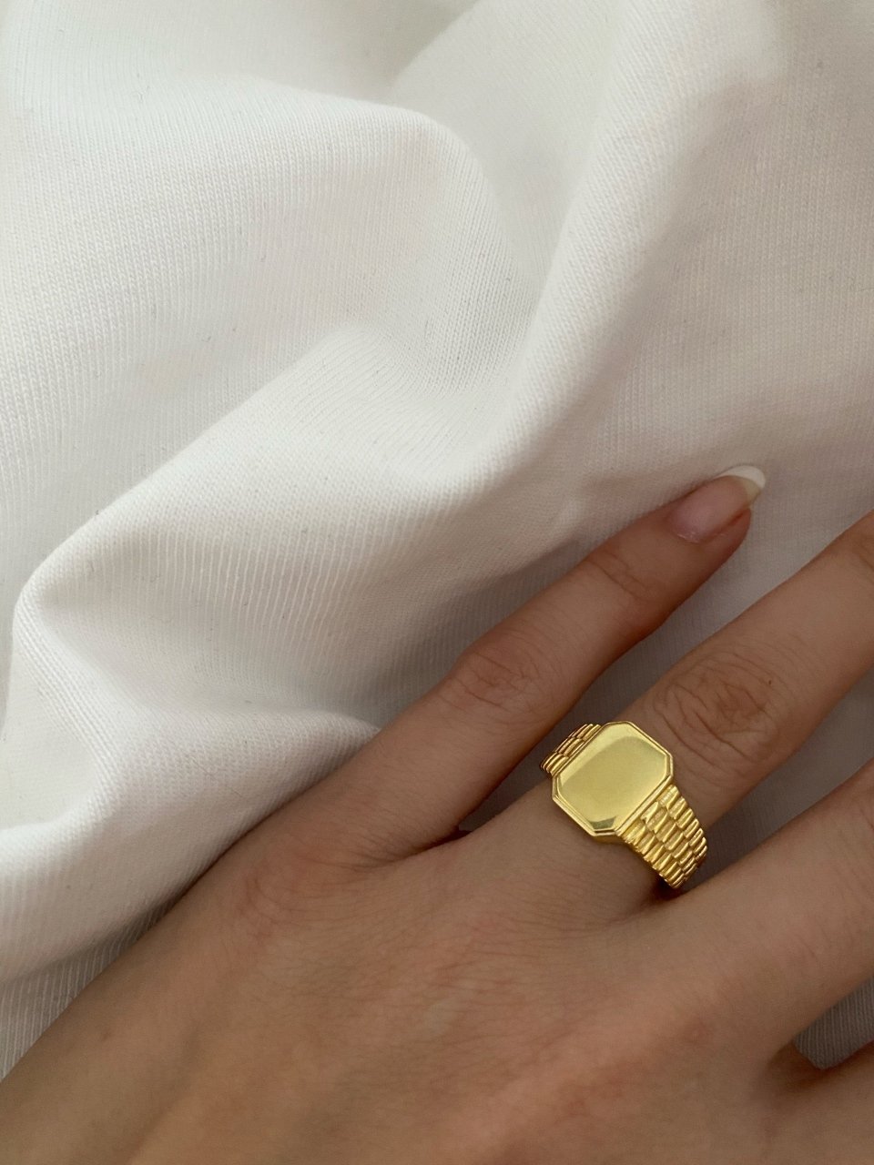 Custom engraved 925 silver signet ring – personalized jewelry for him or her